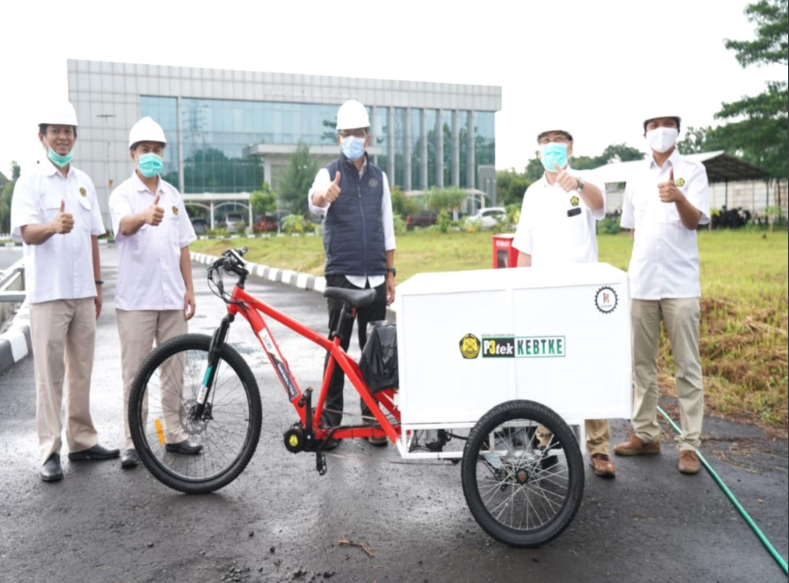 Rancang Bangun Sepeda Listrik Multiguna Yang Menggunakan Teknologi Pedal Assist Rancang Bangun Sepeda Listrik Multiguna Yang Menggunakan Teknologi Pedal Assist